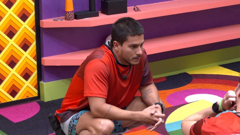 Arthur é o novo líder do BBB22 e Lucas fica com R$ 10 mil