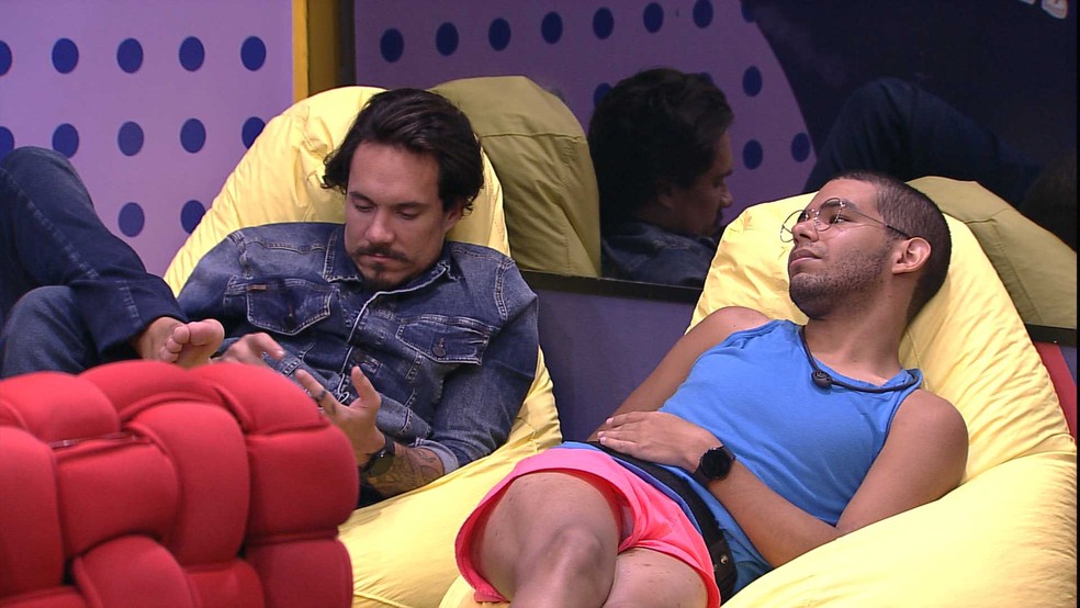 Viny tira satisfação com Eliezer após jogo da discórdia: 'me senti exposto'