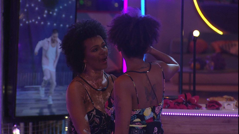 Natália e Jessi discutem por causa de coreografia na festa do BBB22