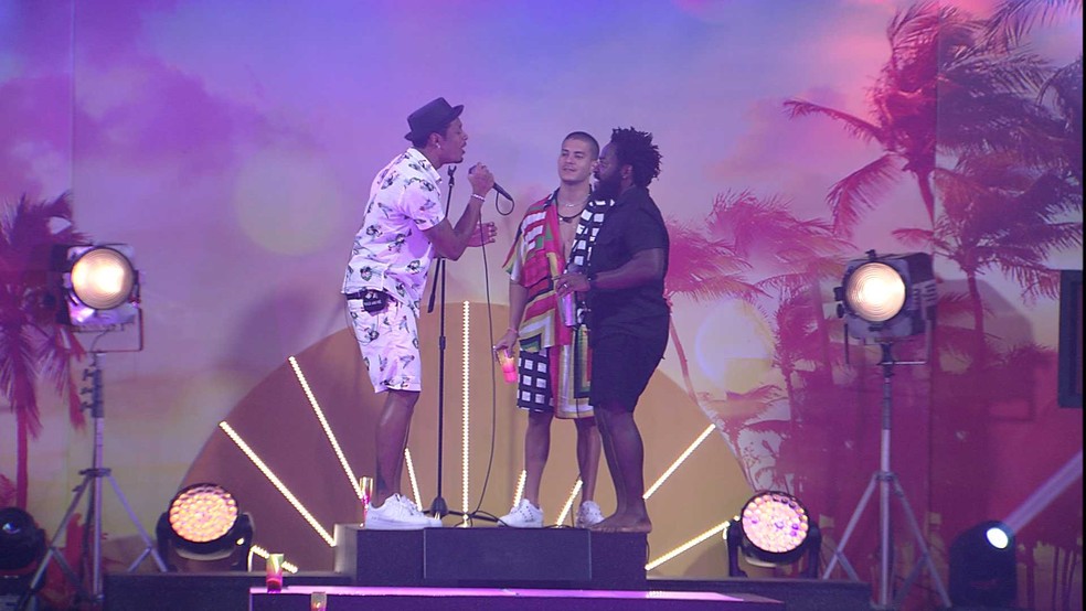 PA dedica música a seu filho, PAzinho: 'Eu choro com essa'