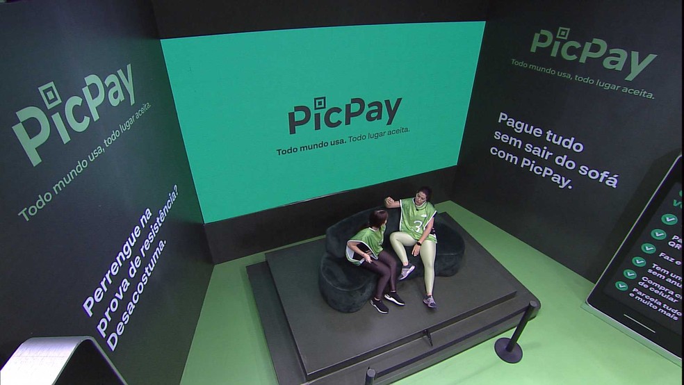 Laís e Jade comemoram eliminação de Arthur da prova do líder; vídeo