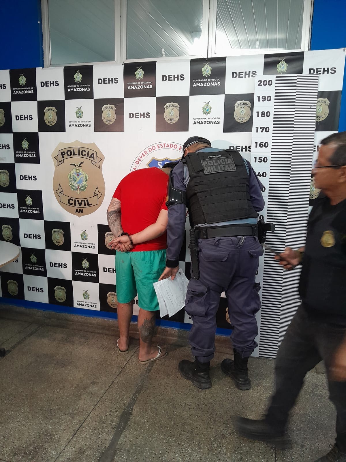 Pistoleiro de facção é preso enquanto assistia final do Paulistão em bar de Manaus
