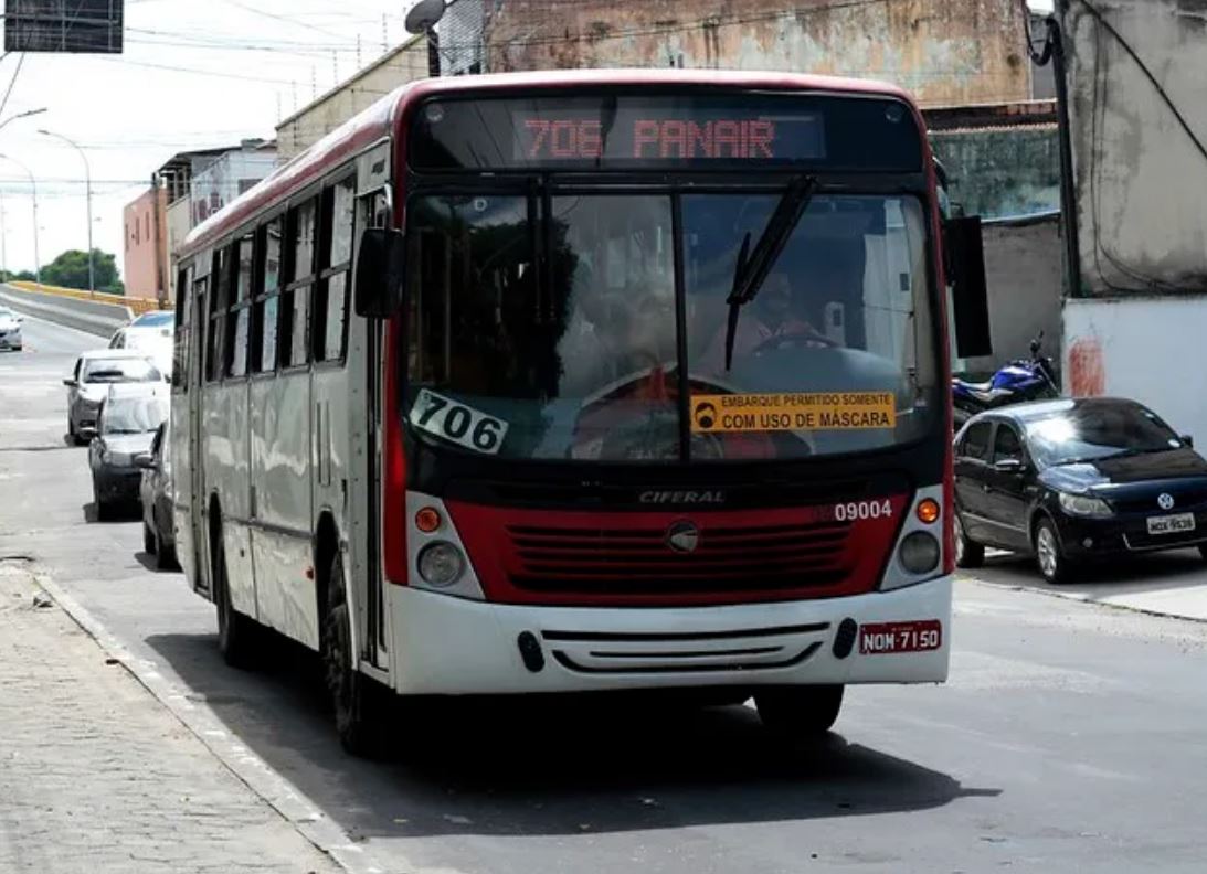 'Gordinho', 'Secreta' e 'Pinguelão' são presos por assaltos a ônibus em Manaus