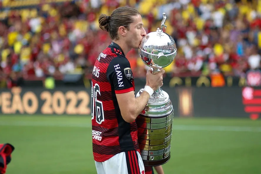Flamengo anuncia Filipe Luís como novo técnico do Sub-20