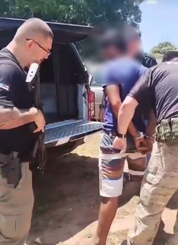 Criança de 4 anos estuprada por padrasto quase perdeu o dedo ao ser espancada por ele