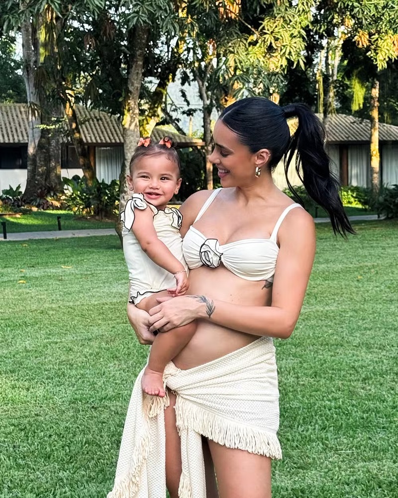 Bruna Biancardi mostra barriguinha de 2ª filha com Neymar em fotos com Mavie