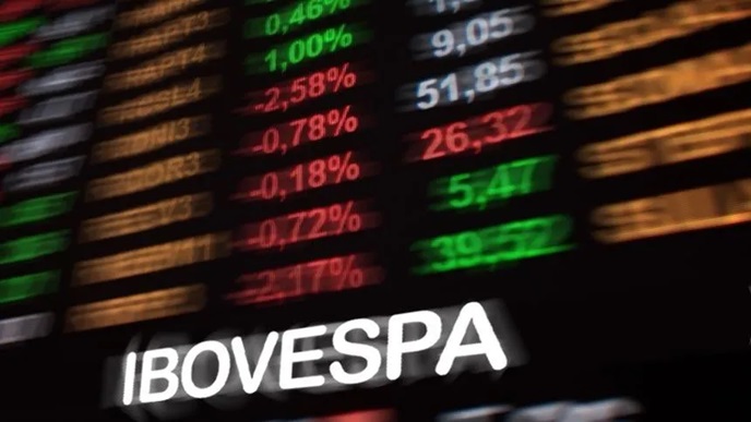 Ibovespa bate recorde histórico e fecha acima dos 141 mil pontos
