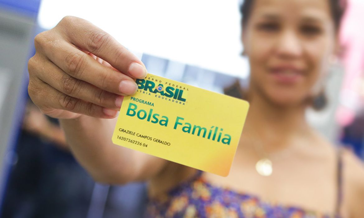 Governo prepara mudança em regras do Bolsa Família e programas sociais 