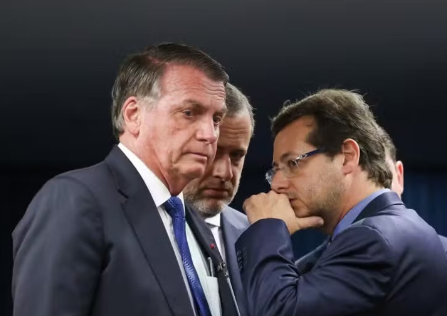 Julgamento de Bolsonaro será retomado na tarde desta quinta-feira 