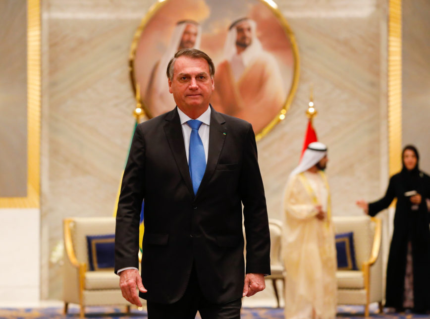 'Não queima porque é úmida e está igual a quando foi descoberta', diz Bolsonaro sobre Amazônia