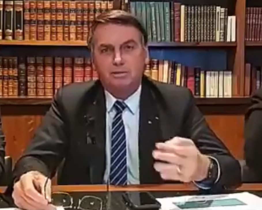 ‘Só saio se Deus tirar minha vida’, diz Bolsonaro sobre Impeachment