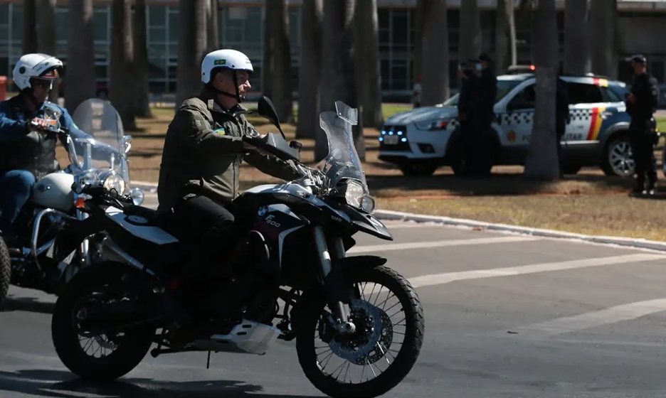 “Pintou um clima": Bolsonaro é condenado por fala sobre adolescentes venezuelanas