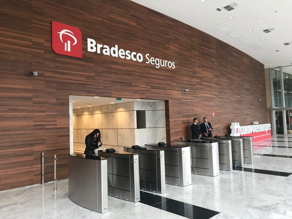 Seguradora deve pagar indenização e seguro de vida negado à idosa em Manaus