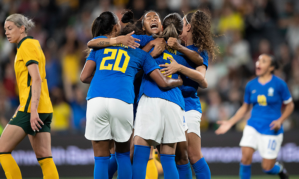 Brasil supera derrota e empata contra Austrália em 2º amistoso