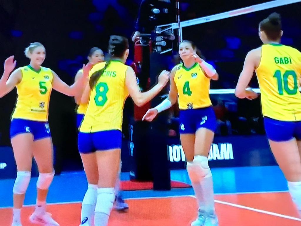 Gabi comanda Brasil em decisão do Mundial de Vôlei contra Sérvia hoje