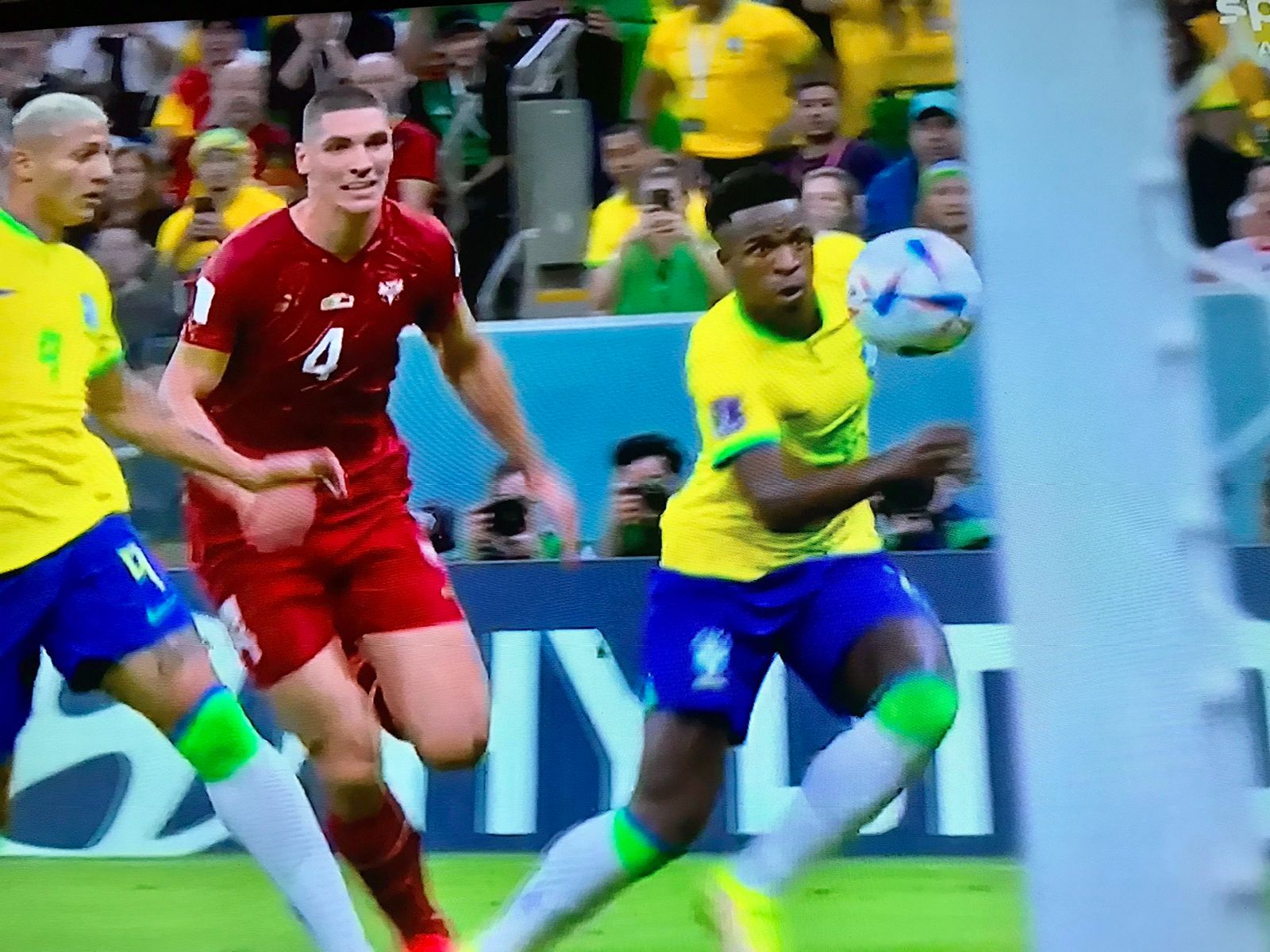 Brasil estreia na Copa do Mundo com vitória sobre Sérvia