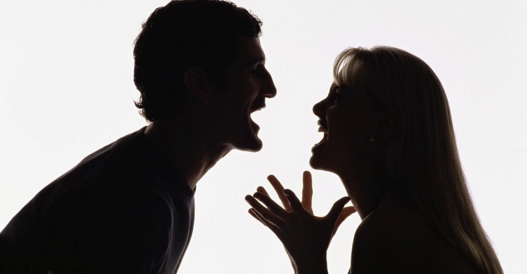 Mulher é condenada por ofender o irmão adotivo e acusá-lo de roubo no Amazonas