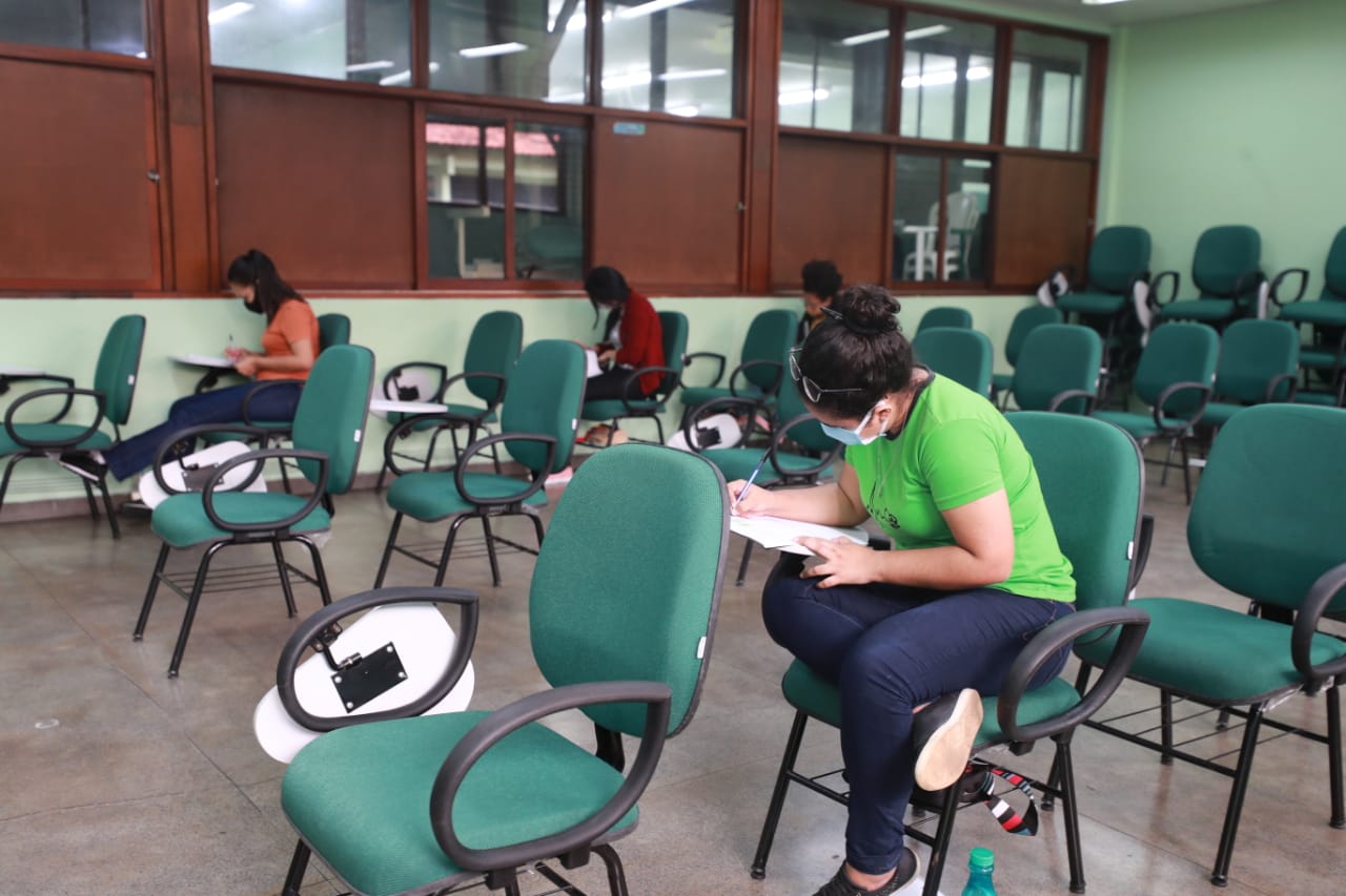 Vestibular da UEA tem 48% de abstenção no primeiro dia de prova