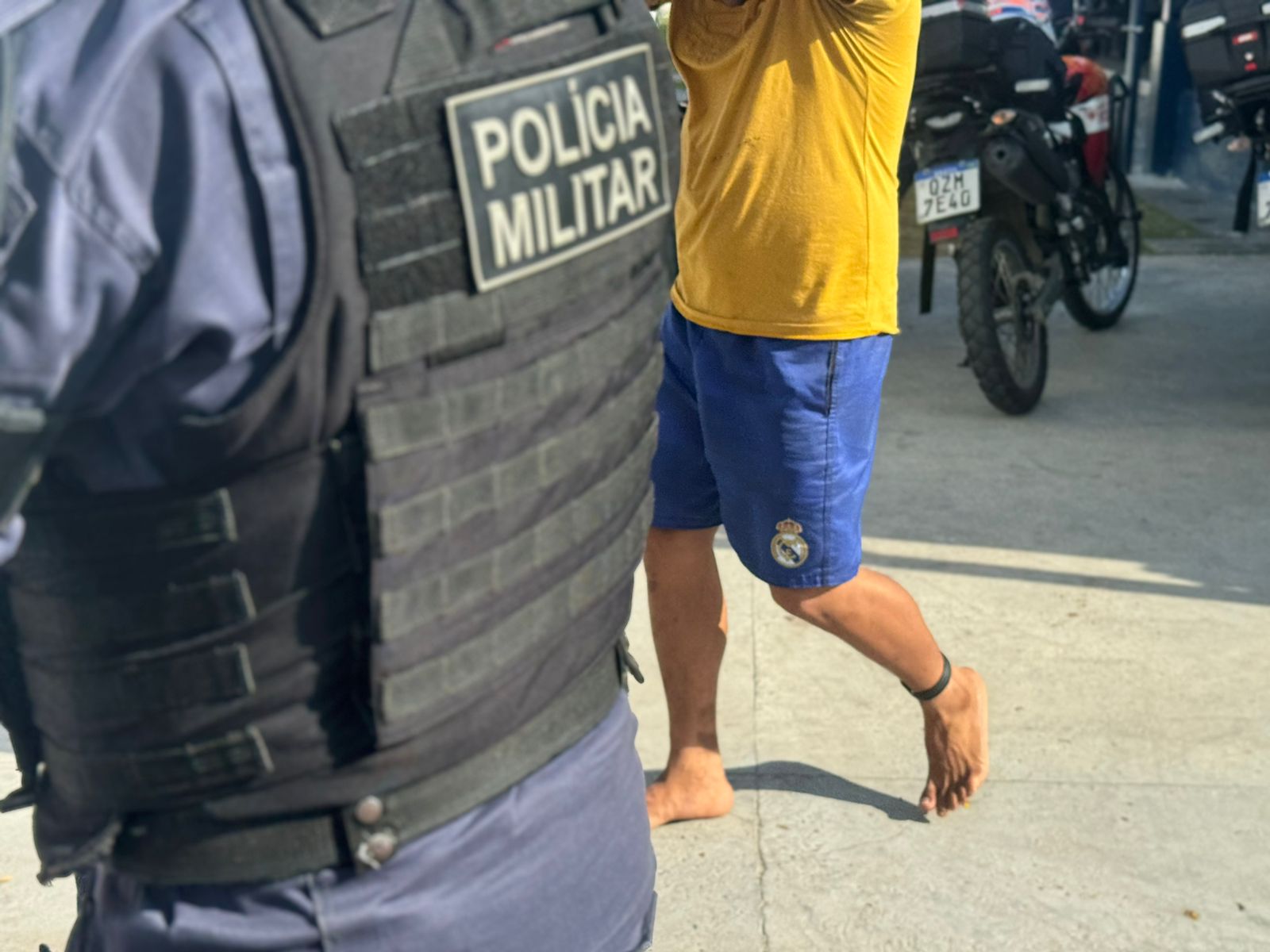 Detento se esconde de pistoleiros em unidade de saúde para escapar da morte em Manaus