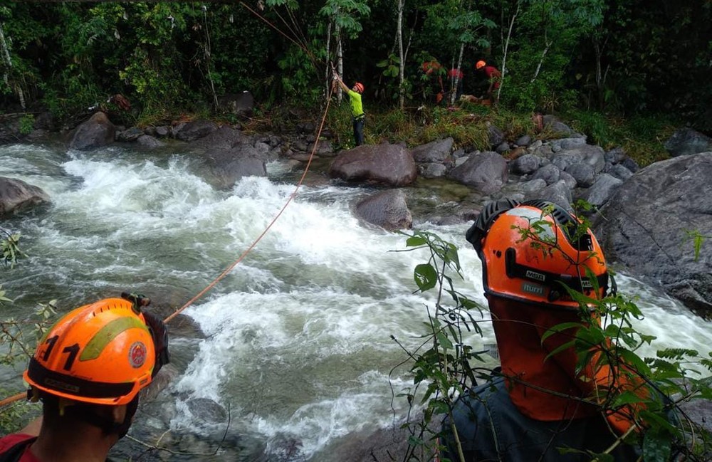 Três mulheres morrem e uma desaparece após 'cabeça d'água' em cachoeira