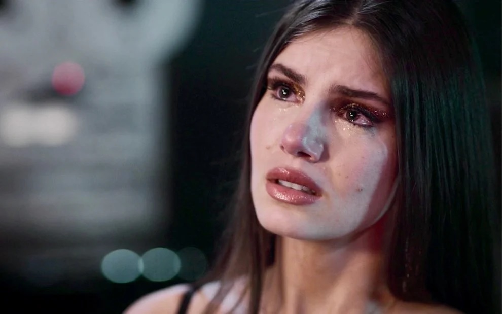 Verdades Secretas 2 tem Camila Queiroz em computação gráfica e dois finais diferentes