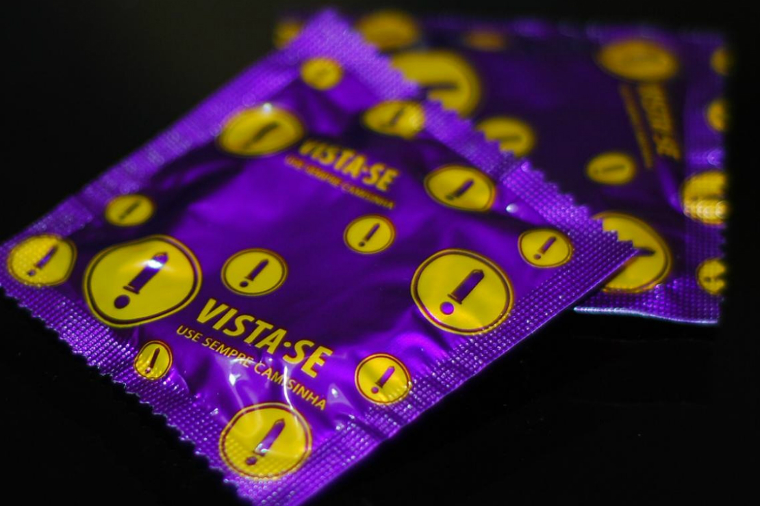 FVS monitora ISTs em Parintins e distribui quase 30 mil camisinhas a brincantes