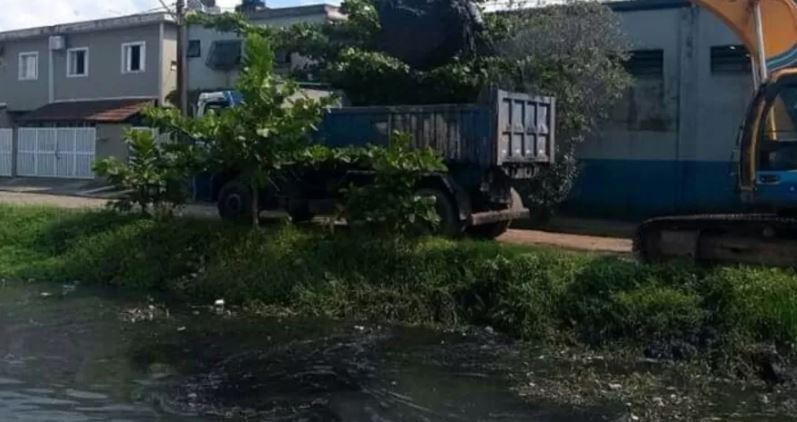 Homem morre após tentar resgatar cachorro que estava se afogando durante temporal