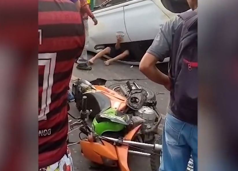 Vídeo: Motorista bêbado sai ileso após atropelar mototaxista e atingir dois carros em Manaus