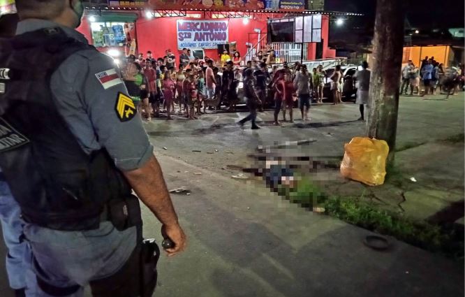 Após adolescente ser baleada na barriga, homem é linchado em Manaus