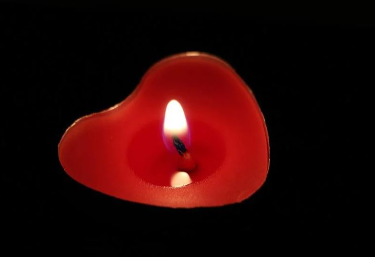 Mãe descobre por aplicativo que filha foi estuprada em ritual satânico