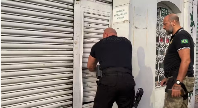 Polícia faz operação na sede da Mancha e busca prender seis membros da torcida