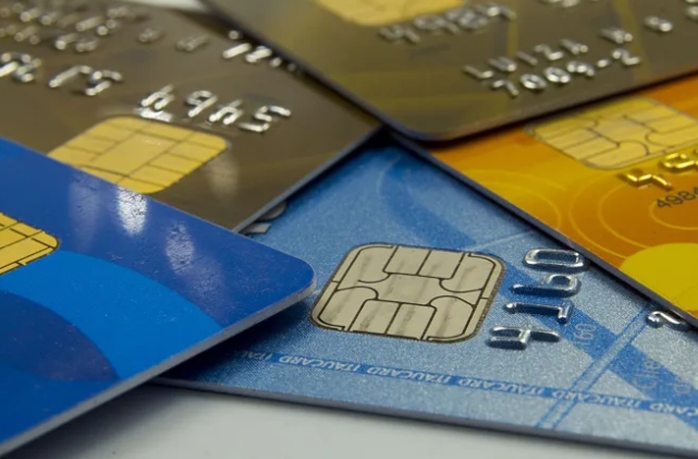 Bradesco é condenado por falta de informação em contrato de cartão de crédito consignado 