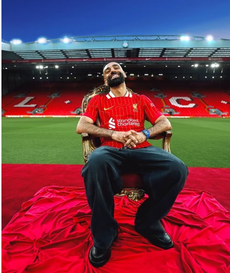 Salah é eleito jogador do ano pela terceira vez por jornalistas ingleses