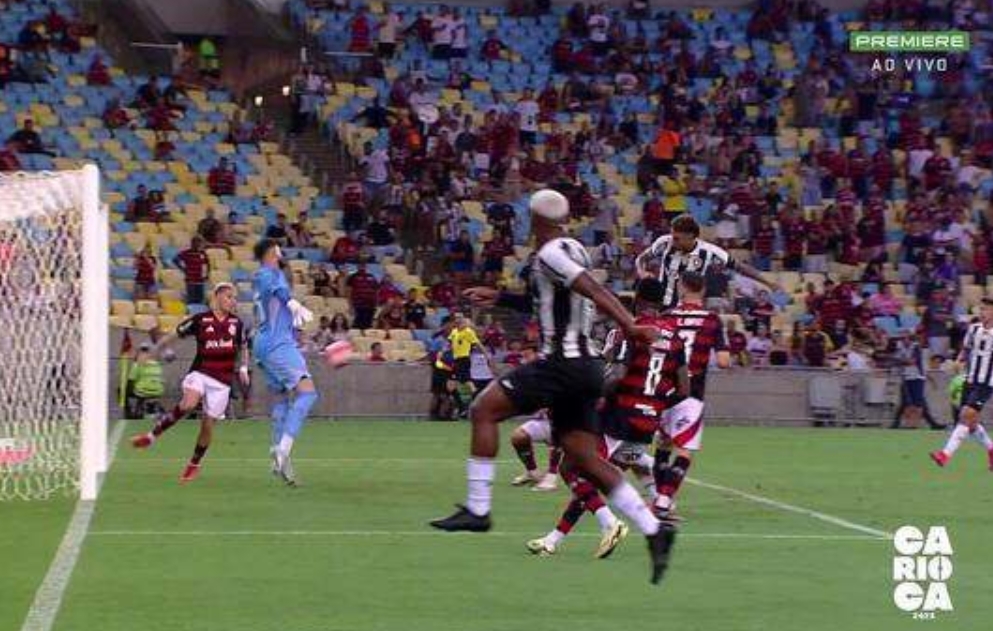 Carioca: com confusão no fim, Flamengo vence Botafogo em jogo atrasado