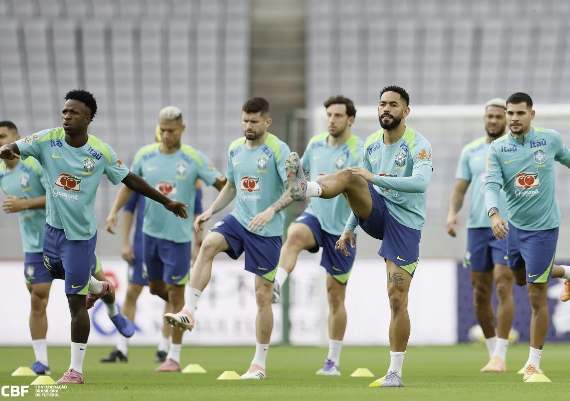 Seleção realiza último treino para duelo com o Japão; veja provável escalação