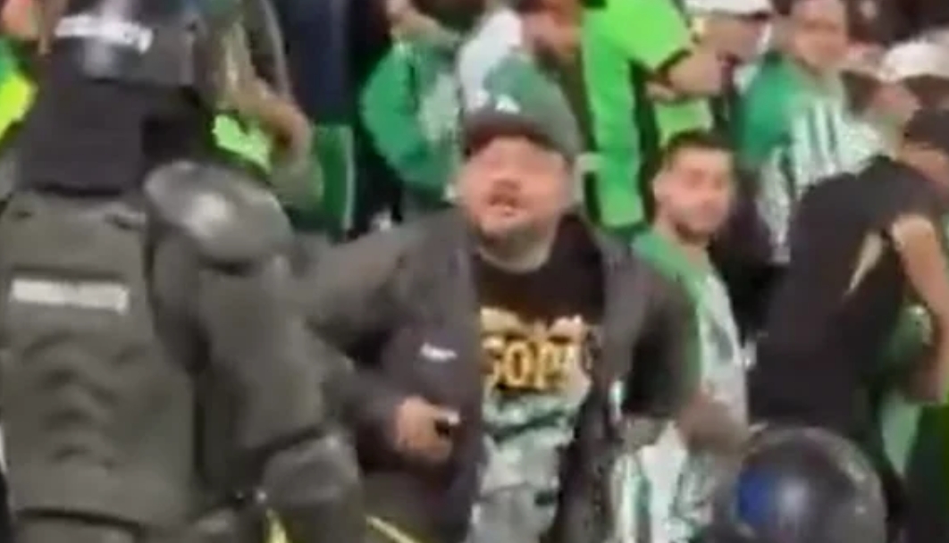 Torcedor do Atlético Nacional é flagrado após gestos racistas à torcida do São Paulo