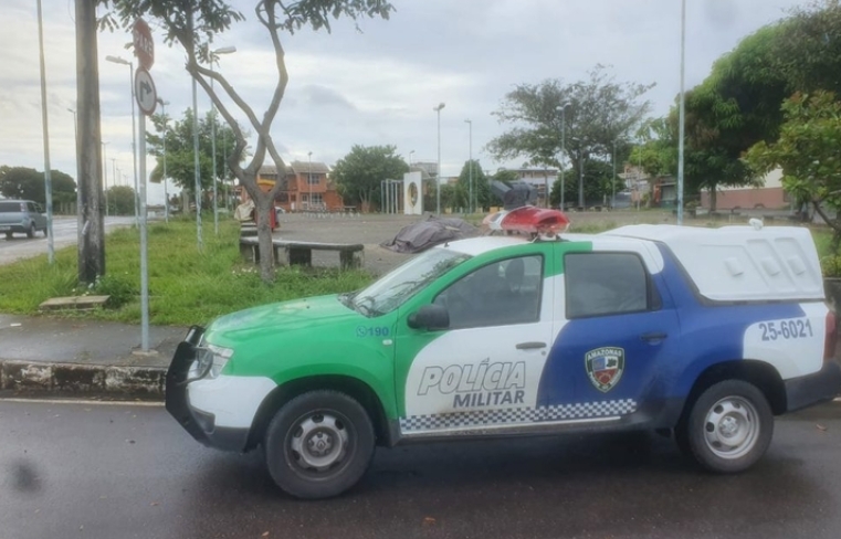 Motorista embriagado causa colisão e é preso na Cidade de Deus