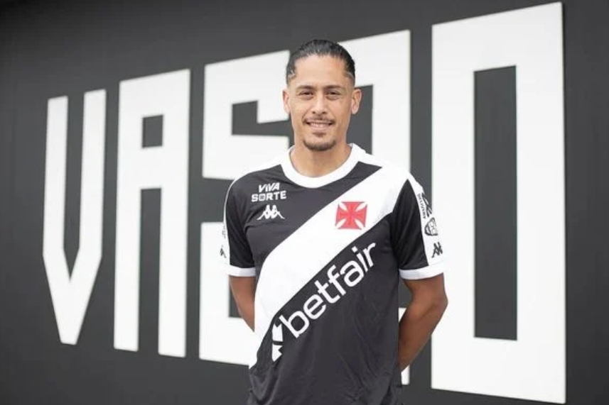Vasco anuncia zagueiro Maurício Lemos, ex-Atlético-MG