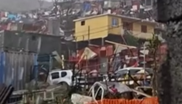 Ciclone pode ter causado centenas de mortes em território francês, diz prefeito