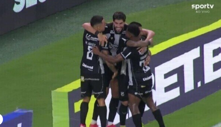 Com dois gols de Pedro Raul, Ceará vence Vasco e se recupera no Brasileirão