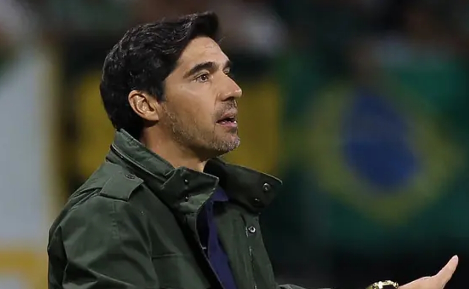 Abel cita favoritismo na Libertadores e quer Palmeiras lutando por 'objetivo'