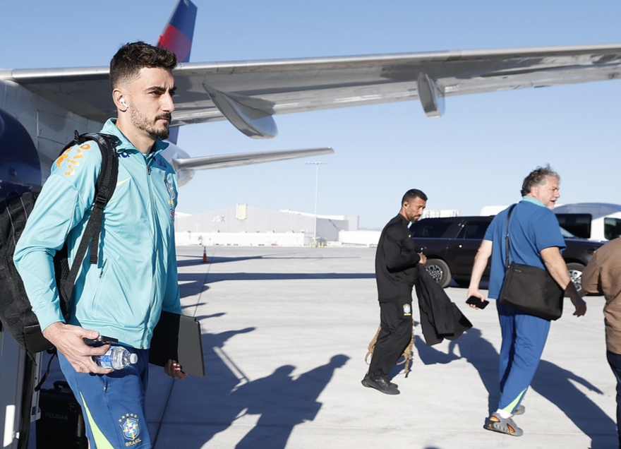 Al-Nassr mira em Bento após desistir de Ederson