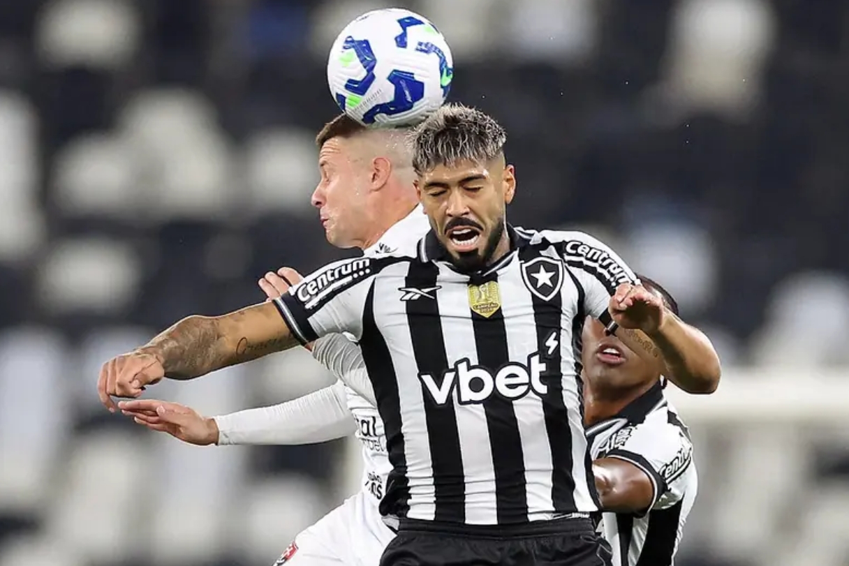 Bola para em Lucas Arcanjo, Botafogo e Vitória empatam sem gols no Brasileirão