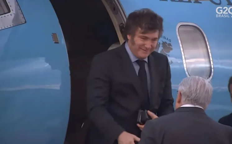 Javier Milei, presidente da Argentina, chega ao Rio para participar do G20