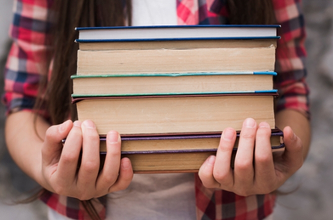 MPF do Amazonas disponibiliza mais de 5 mil livros jurídicos para doação; saiba mais 