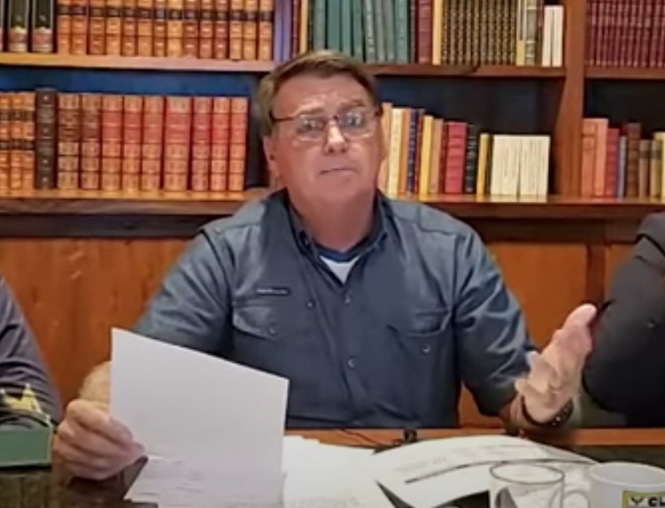 Bolsonaro quer usar spray de Israel contra câncer para tratar Covid-19 