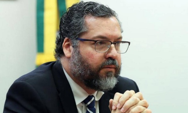 Ministro das Relações Exteriores, Ernesto Araújo, pede demissão