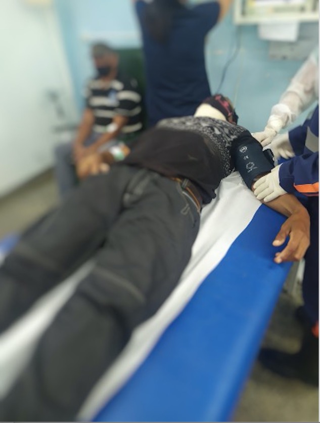 Homem é encontrado com facada no pescoço e prego cravado no rosto em Manaus