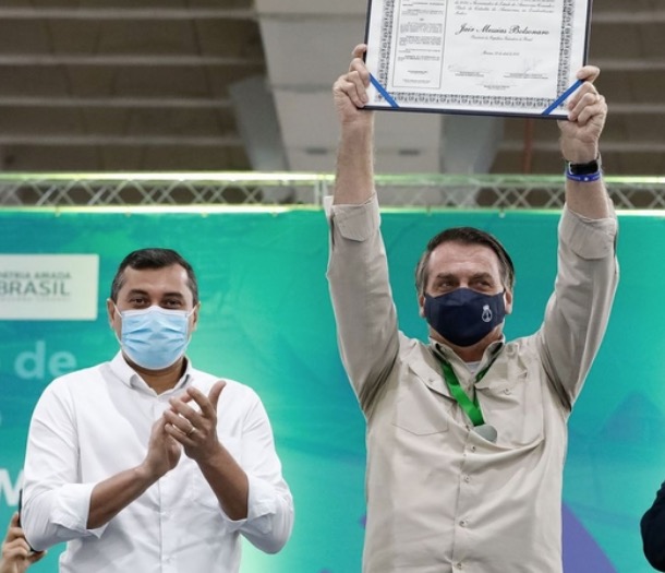 Wilson Lima é vaiado em homenagem a Jair Bolsonaro em Manaus