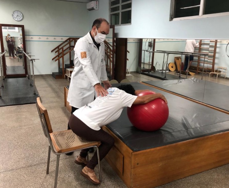 Policlínica da Codajás em Manaus oferece fisioterapia pós-Covid-19